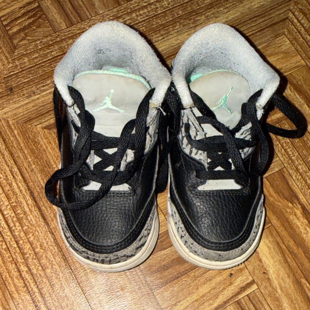 Jordan 3 Kids Black, Grey and White Sneaker with Mint Accent